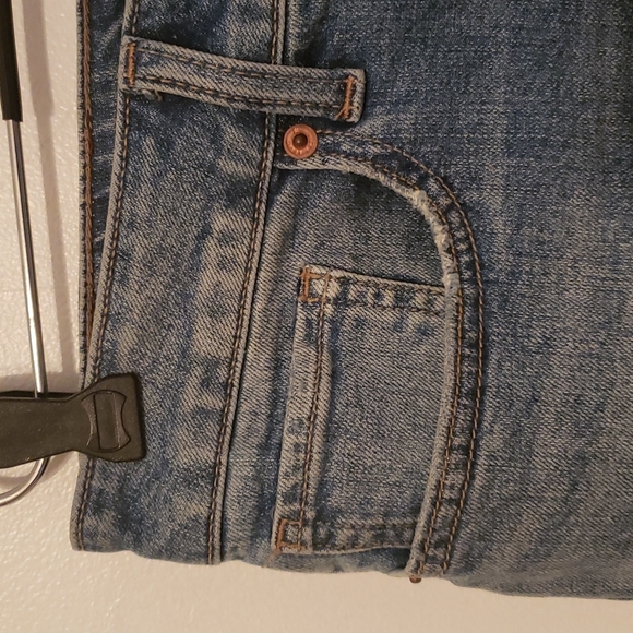 Lucky Brand denim, The roll up jean shorts size 6/28.  Excellent condition - Picture 3 of 9